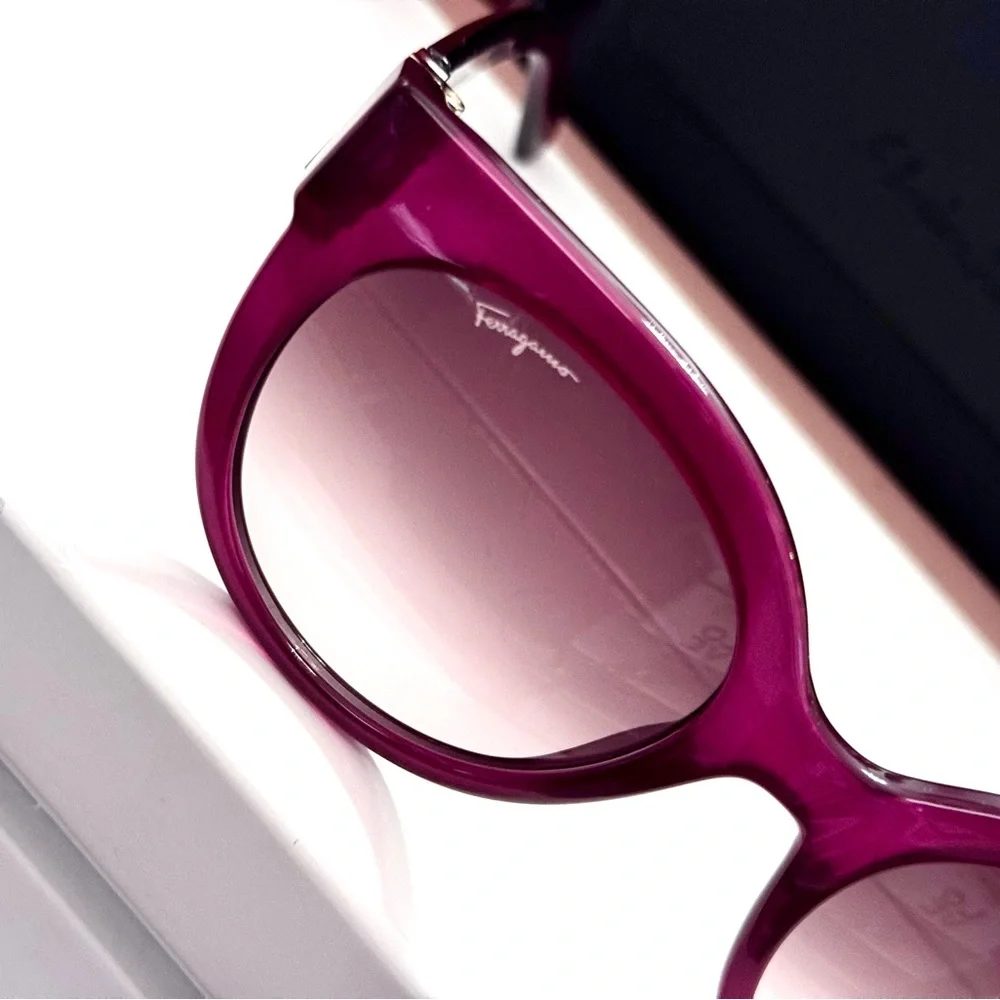 Salvatore Ferragamo Sunglasses - Picture 6 of 8